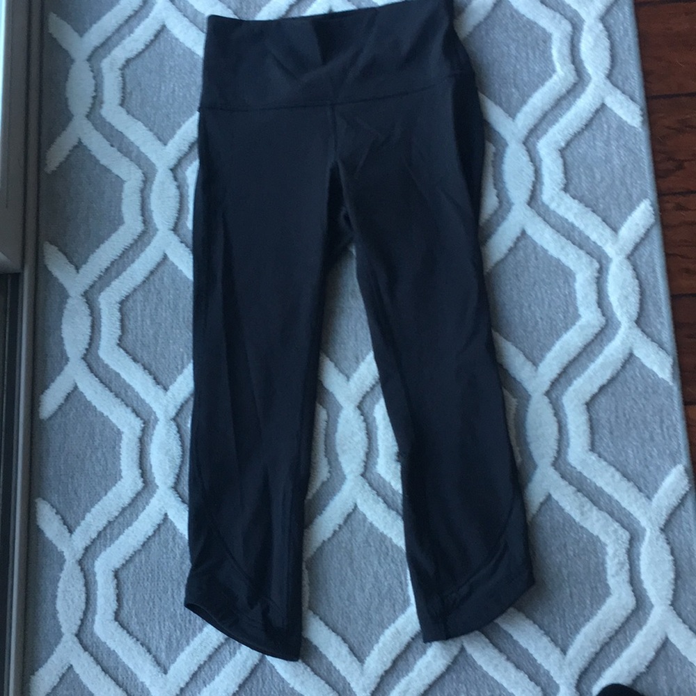 EUC Lululemon capris
